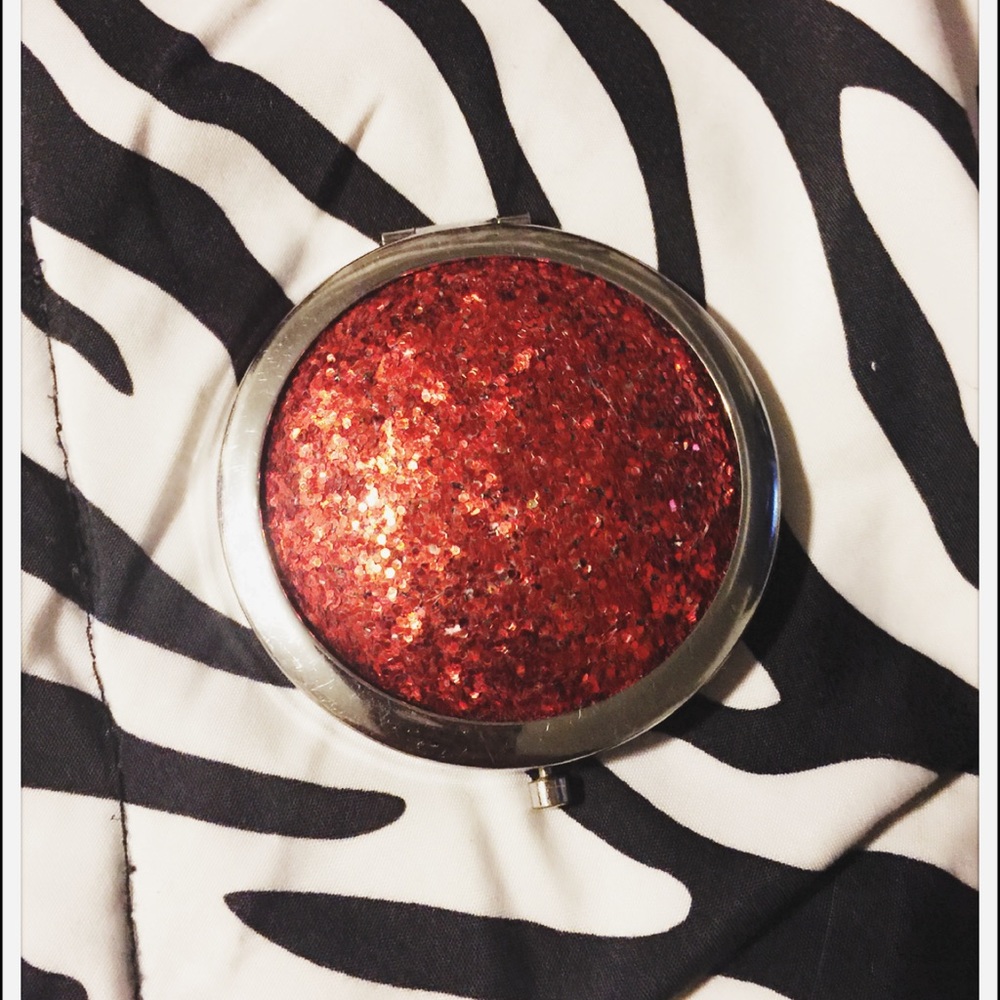 Glittery Red Compact